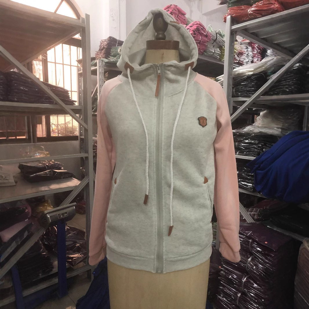 Womens Personalized Leather Patch Contrast-color Hoodie Authentic Quality - Image 3