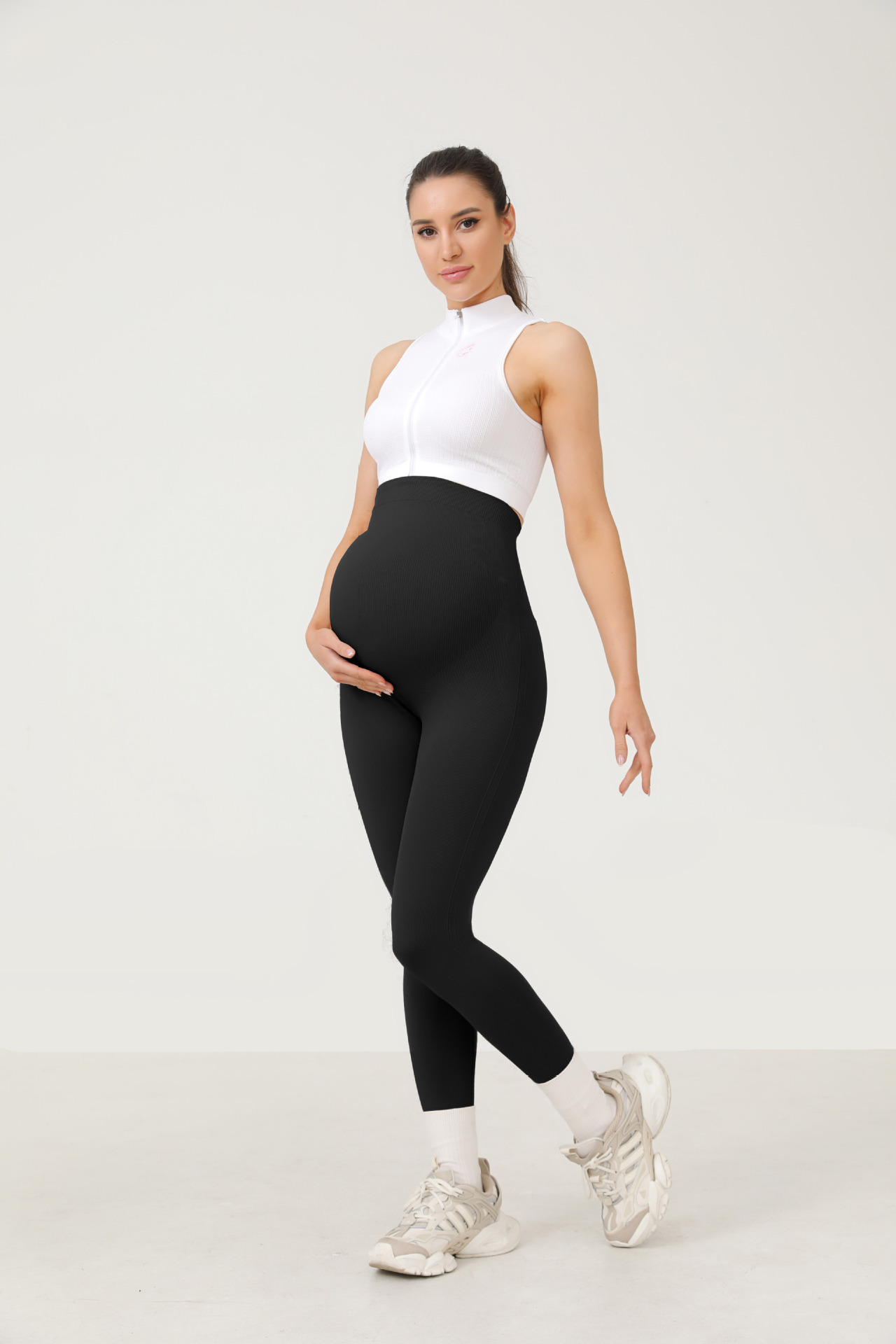 Maternity Leggings For Outerwear Sporty And Casual With Tummy Support And No Slipping Down - Image 9
