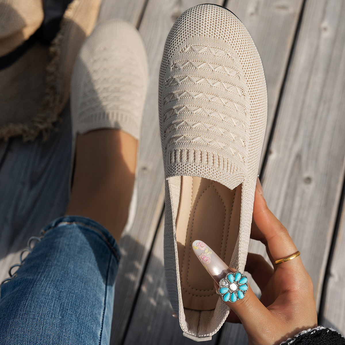 Plus-size Breathable Low-cut Knit Shoes For Women - Image 5